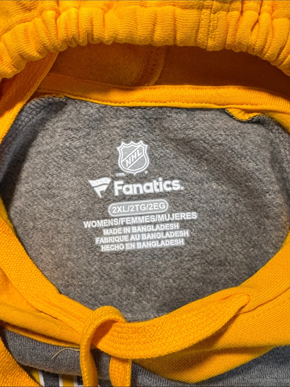 Fanatics • NHL Nashville Predators Women’s Sweatshirt - Picture 4 of 4